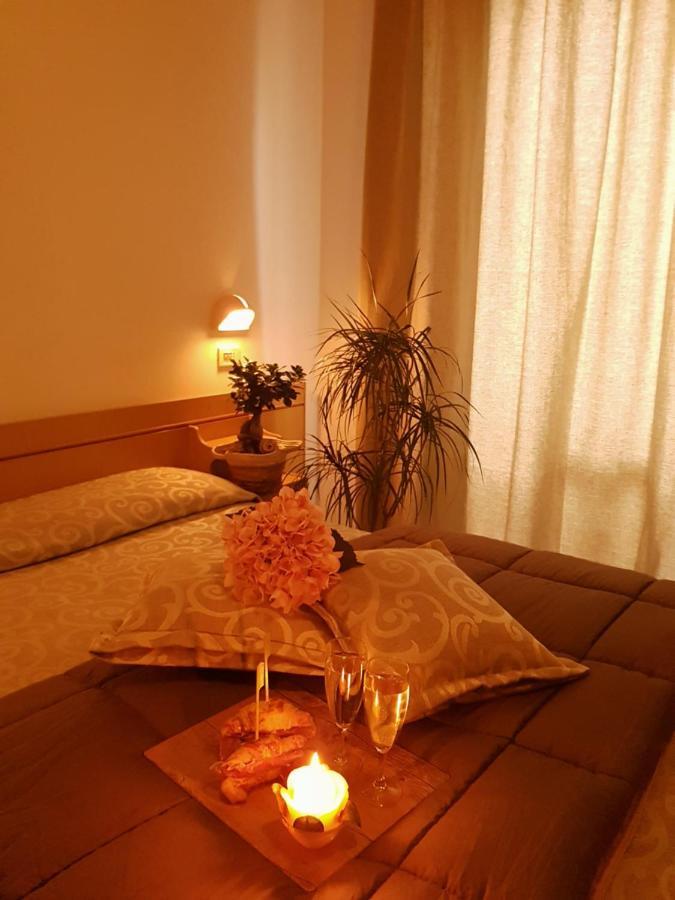 Hotel Romantica Rimini Exterior photo